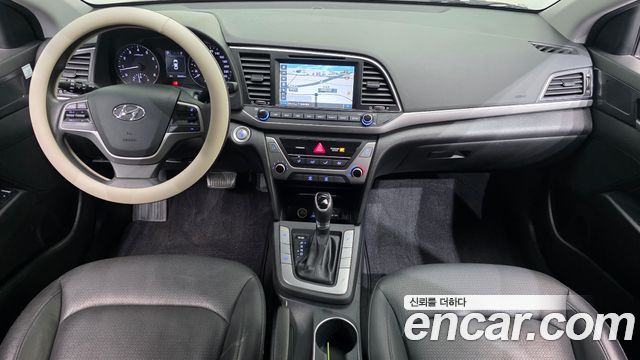 Hyundai AVANTE 2017 — photo 10