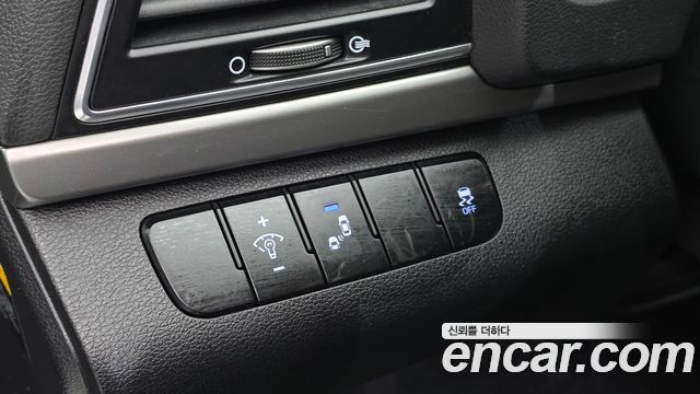Hyundai AVANTE 2017 — photo 20