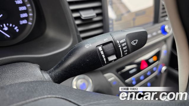 Hyundai AVANTE 2017 — photo 23