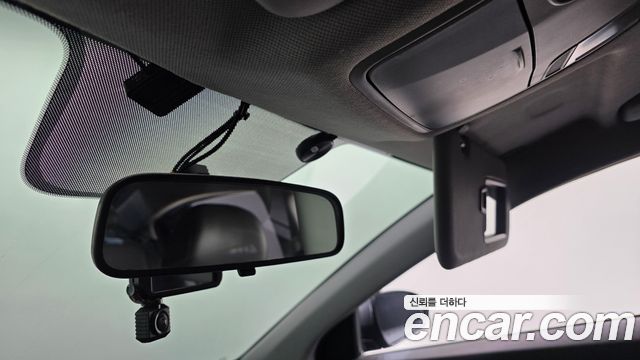 Hyundai AVANTE 2017 — photo 24