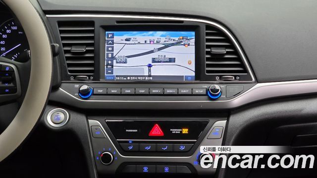 Hyundai AVANTE 2017 — photo 25