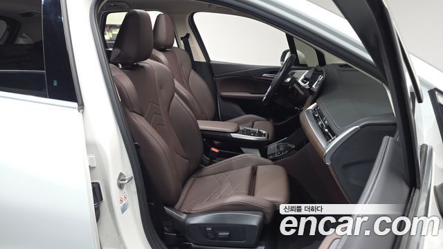 BMW 2-Series 2024 — photo 16