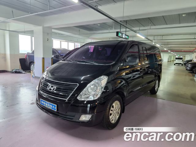 Hyundai Starex 2017 — photo 1