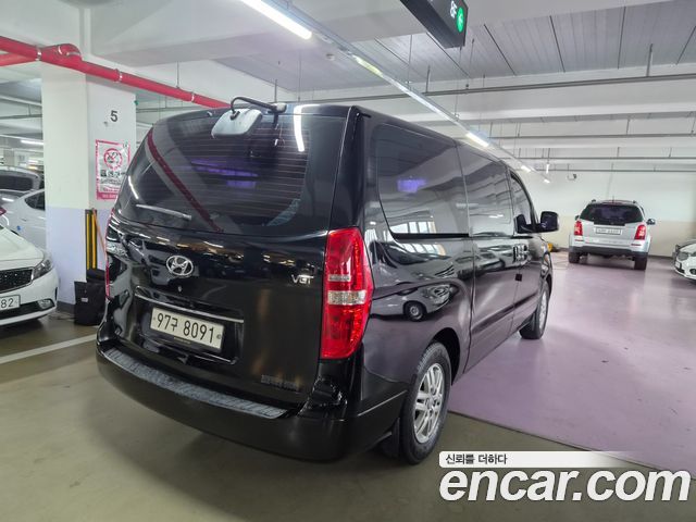 Hyundai Starex 2017 — photo 2