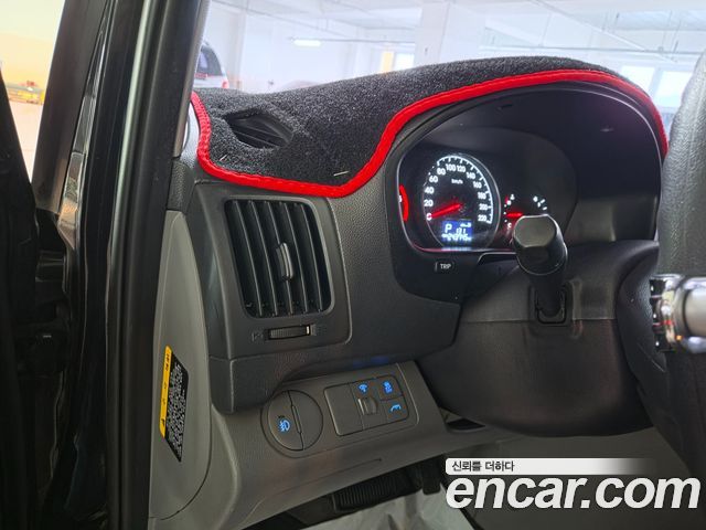 Hyundai Starex 2017 — photo 7
