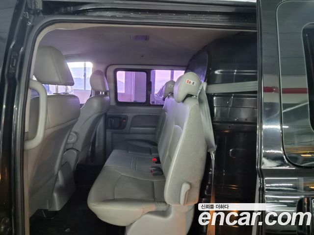 Hyundai Starex 2017 — photo 12