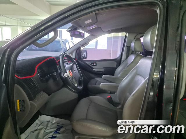 Hyundai Starex 2017 — photo 13