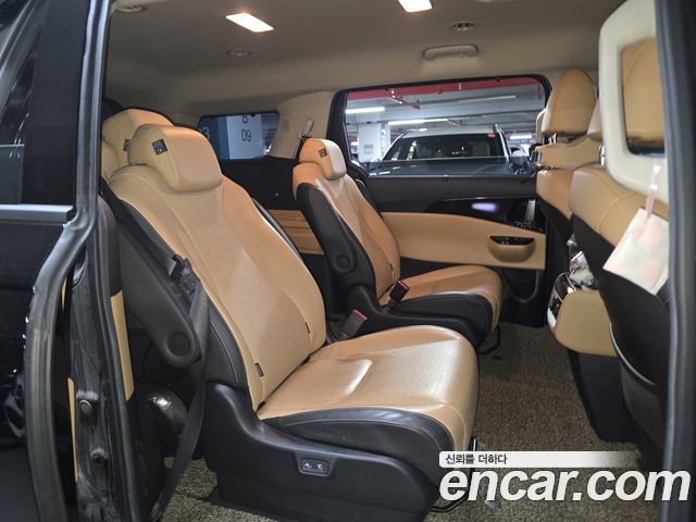 Kia Canival 2021 — photo 9