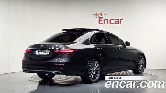 Mercedes-Benz E-Class 2021 — photo 2