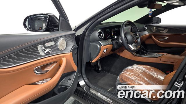 Mercedes-Benz E-Class 2021 — photo 13