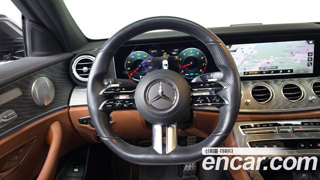 Mercedes-Benz E-Class 2021 — photo 19