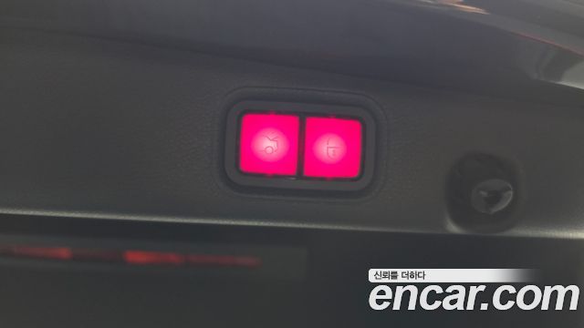 Mercedes-Benz E-Class 2021 — photo 24