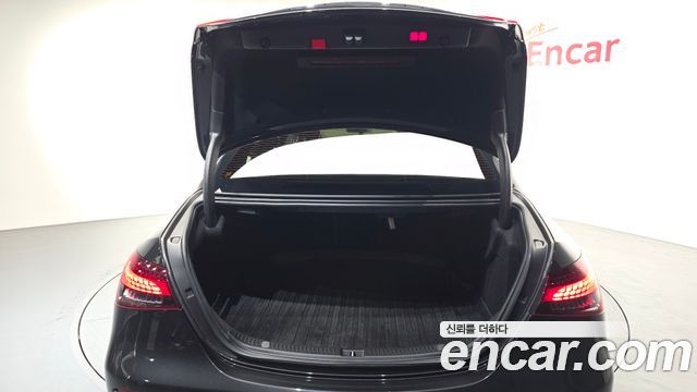 Mercedes-Benz E-Class 2021 — photo 25