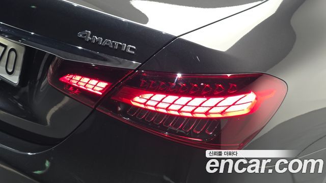 Mercedes-Benz E-Class 2021 — photo 9