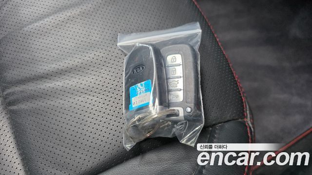 Kia Porte 2010 — photo 18