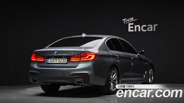 BMW 5-Series 2018 — photo 2
