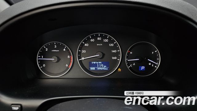 Hyundai Starex 2017 — photo 11