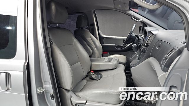 Hyundai Starex 2017 — photo 17