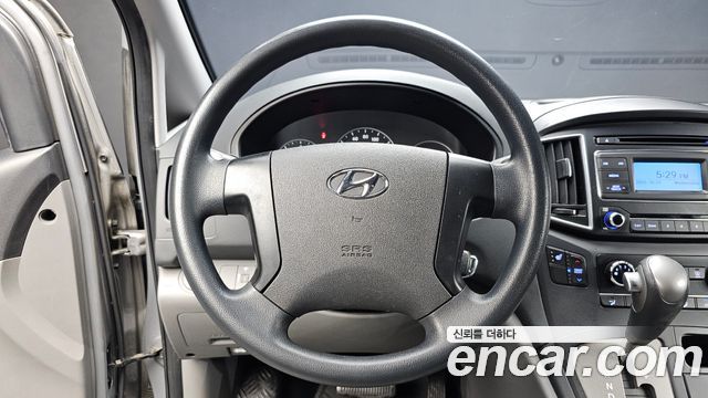 Hyundai Starex 2017 — photo 20