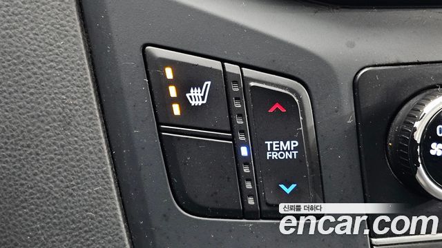 Hyundai Starex 2017 — photo 22