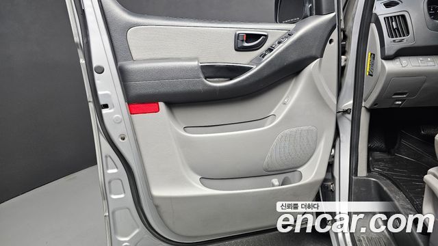 Hyundai Starex 2017 — photo 14