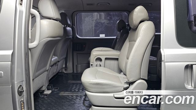 Hyundai Starex 2017 — photo 16