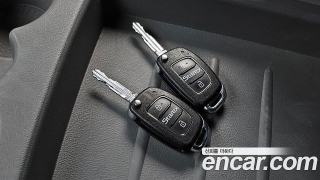 Hyundai Starex 2017 — photo 30