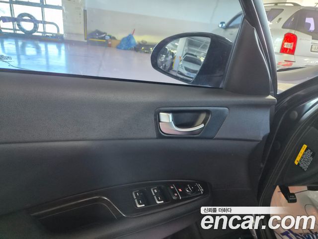 Kia K5 2016 — photo 15