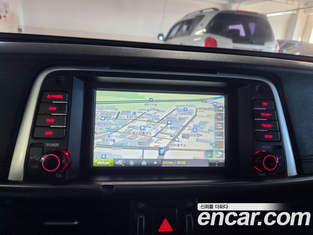 Kia K5 2016 — photo 18