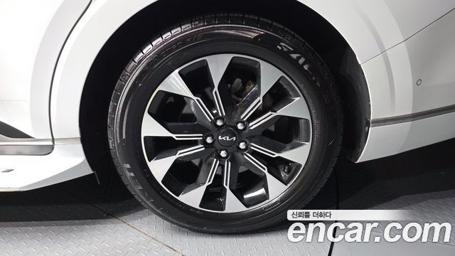 Kia Canival 2023 — photo 5