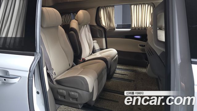 Kia Canival 2023 — photo 18