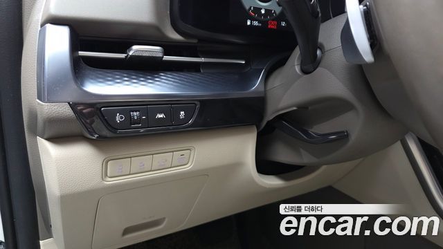 Kia Canival 2023 — photo 32