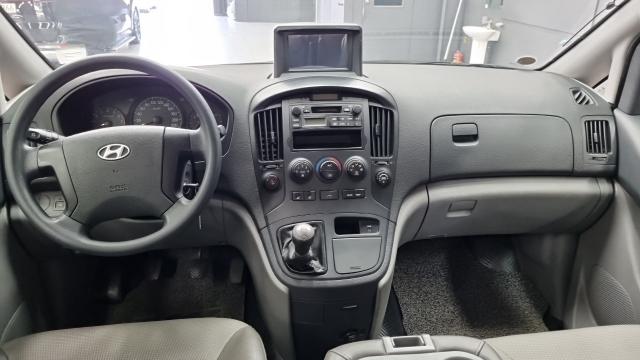 Hyundai Starex 2010 — photo 7