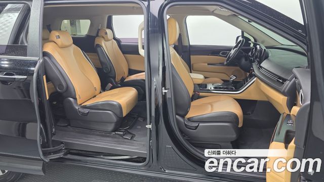 Kia Canival 2021 — photo 23