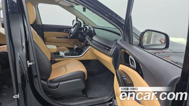 Kia Canival 2021 — photo 16