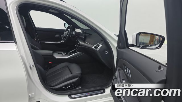 BMW 3-Series 2025 — photo 25