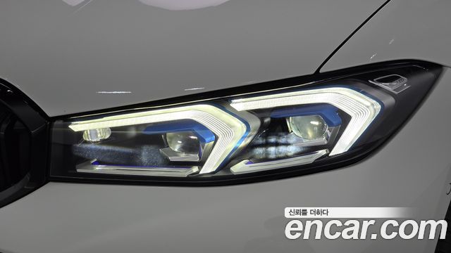 BMW 3-Series 2025 — photo 8