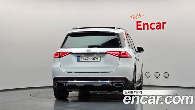 Mercedes-Benz GLE-Class 2020 — photo 4