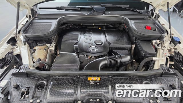 Mercedes-Benz GLE-Class 2020 — photo 6