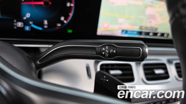 Mercedes-Benz GLE-Class 2020 — photo 9