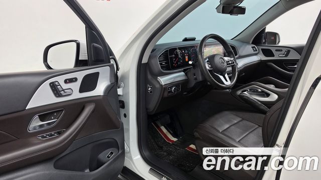 Mercedes-Benz GLE-Class 2020 — photo 10