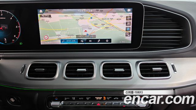 Mercedes-Benz GLE-Class 2020 — photo 14