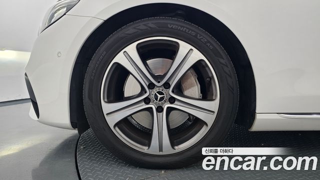 Mercedes-Benz E-Class 2019 — photo 5