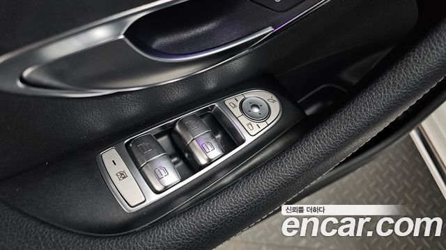 Mercedes-Benz E-Class 2019 — photo 28