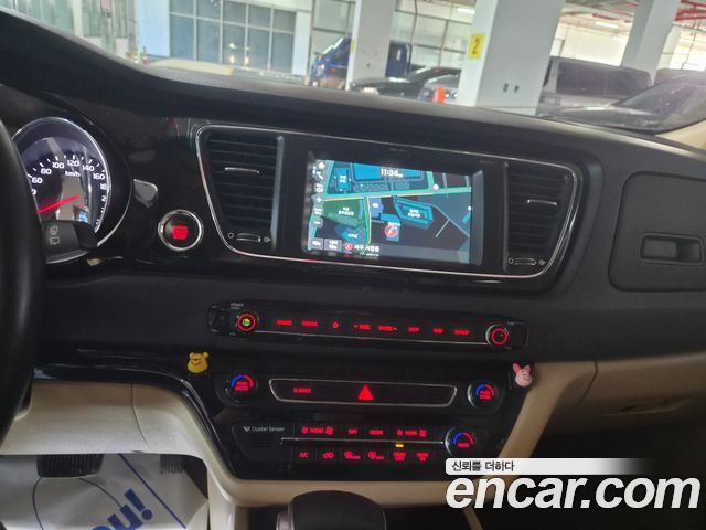 Kia Canival 2018 — photo 9