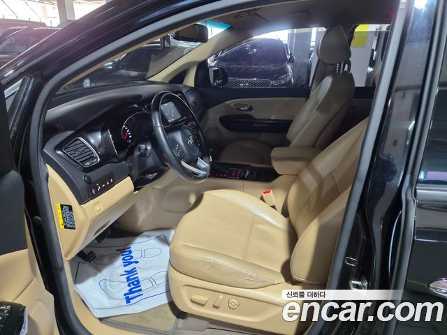 Kia Canival 2018 — photo 11