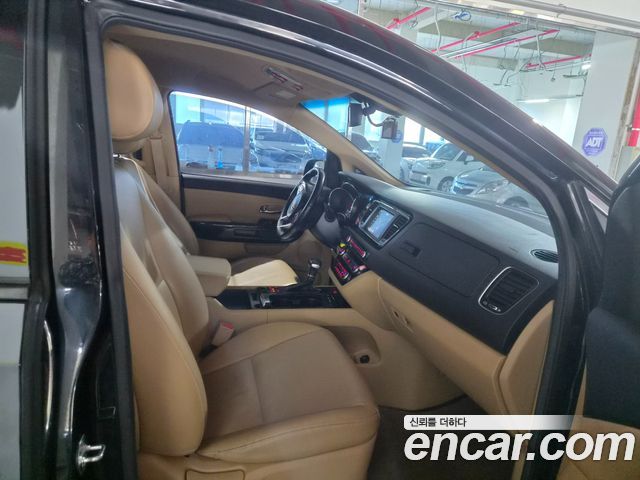 Kia Canival 2018 — photo 14