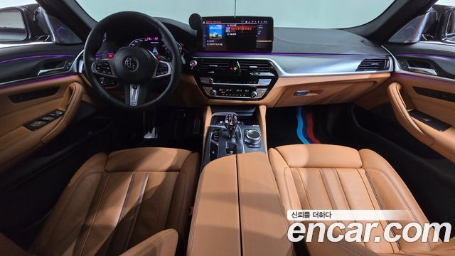 BMW 5-Series 2022 — photo 10