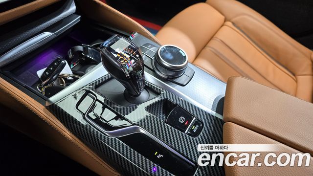 BMW 5-Series 2022 — photo 12