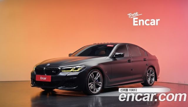 BMW 5-Series 2022 — photo 1
